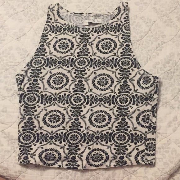 Abercrombie & Fitch Tops - Pattern crop